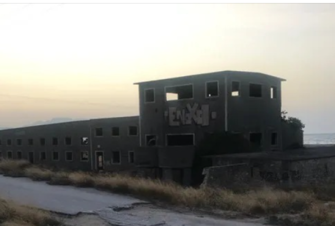 Το Ρητινεργοστάσιο στην Ποσειδωνία και  η ιστορία του